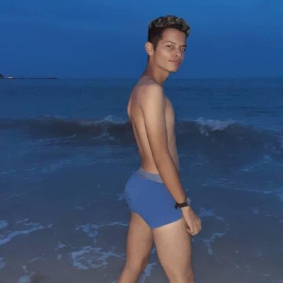 dylan_ofarrello naked stripping on cam for live sex video chat