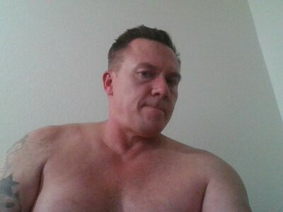 ed4333 naked stripping on cam for live sex video chat