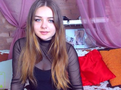 Effy_Svonem naked stripping on cam for live sex video chat