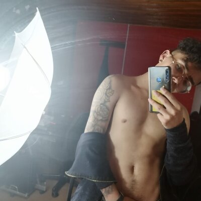 eithan__brown naked stripping on cam for live sex video chat