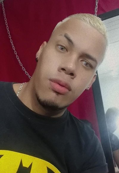 eliesherthot2 naked stripping on cam for live sex video chat