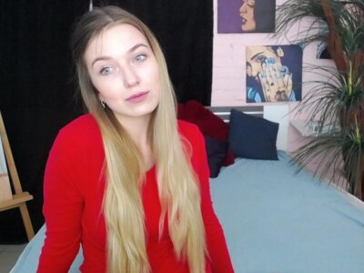 Elsa__Di naked stripping on cam for live sex video chat