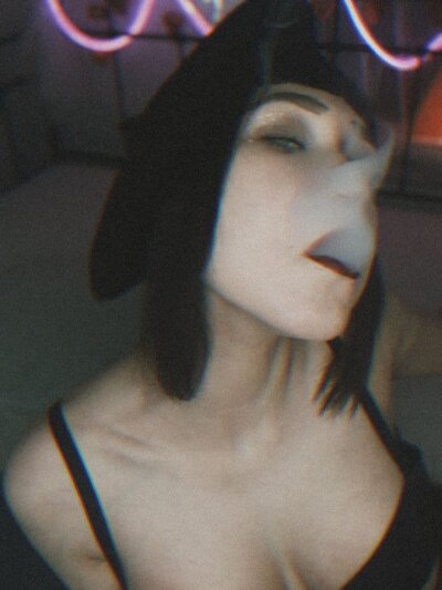 Emilia_Vamp naked stripping on cam for live sex video chat