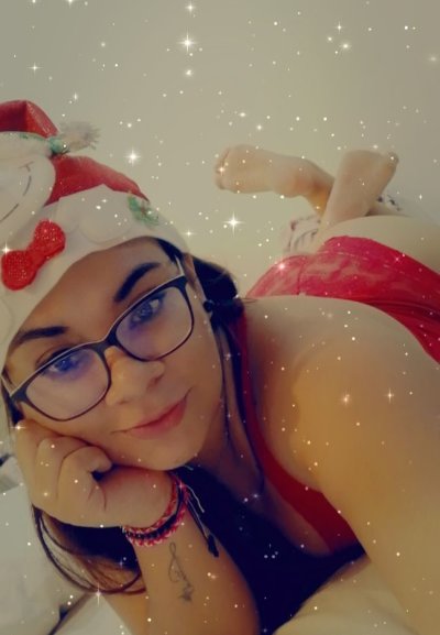EmilySwif naked stripping on cam for live sex video chat