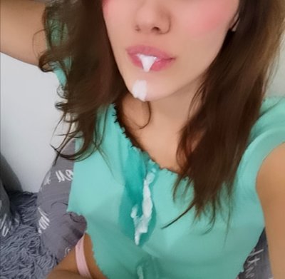 Emma_Olivka naked stripping on cam for live sex video chat