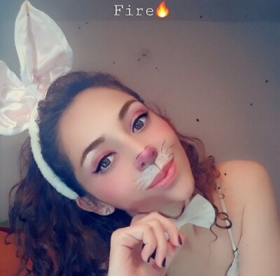 emmilyxxx naked stripping on cam for live sex video chat