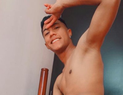 Fabian_hot_z naked stripping on cam for live sex video chat