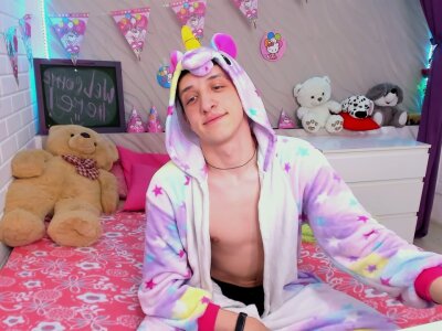 Falon_Angel naked stripping on cam for live sex video chat