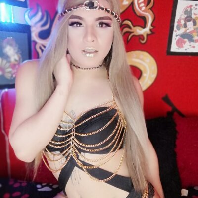franci_sofia naked stripping on cam for live sex video chat