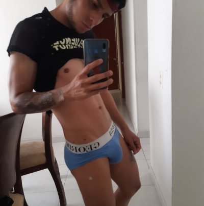 FRANNKK_ naked stripping on cam for live sex video chat