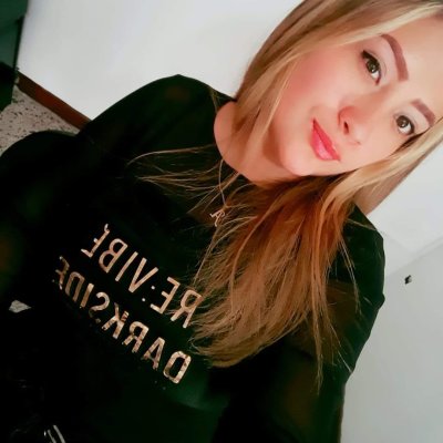gisellkisses naked stripping on cam for live sex video chat