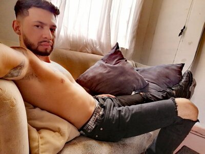GregoryParker naked stripping on cam for live sex video chat