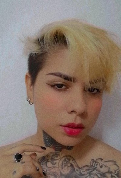 gretastrongxxx naked stripping on cam for live sex video chat