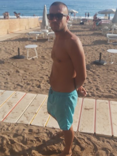 HectorHot87 naked stripping on cam for live sex video chat