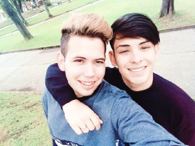 henry_halliwell2 naked stripping on cam for live sex video chat