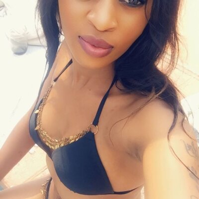 HotPrincessa naked stripping on cam for live sex video chat