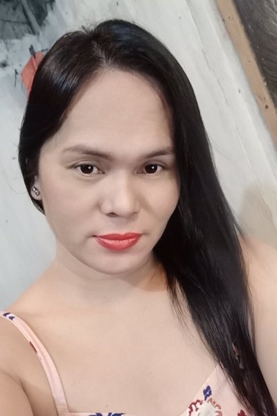HottyLeciousCum naked stripping on cam for live sex video chat