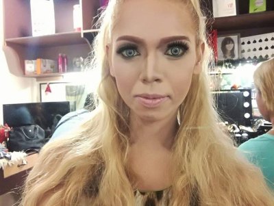 hypnotizingparis69 naked stripping on cam for live sex video chat