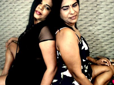 Indianhotties2 naked stripping on cam for live sex video chat