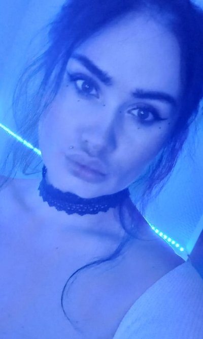 isweet_bella naked stripping on cam for live sex video chat