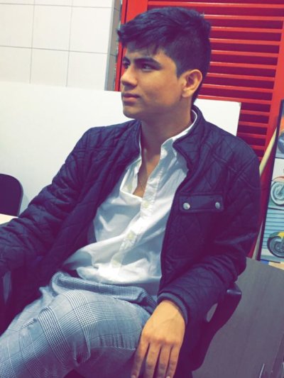 johan_roy naked stripping on cam for live sex video chat