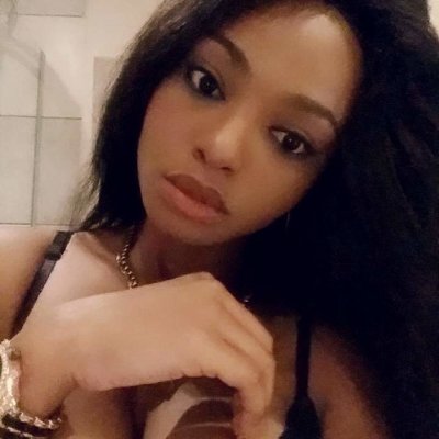 JuicyLipsx naked stripping on cam for live sex video chat