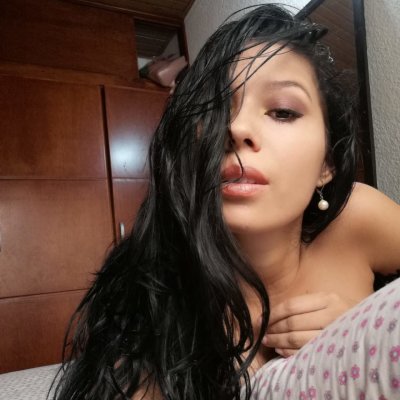 JulhianaPariss naked stripping on cam for live sex video chat