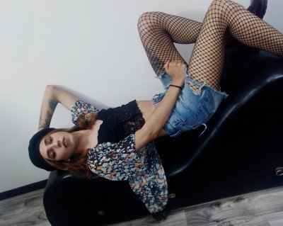 juliana_robles naked stripping on cam for live sex video chat