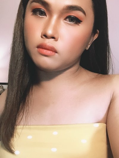 JustineBIGCUM naked stripping on cam for live sex video chat