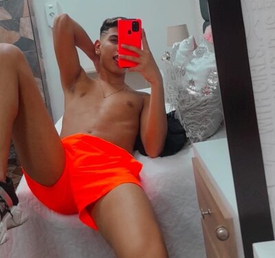 Kenny_twice naked stripping on cam for live sex video chat