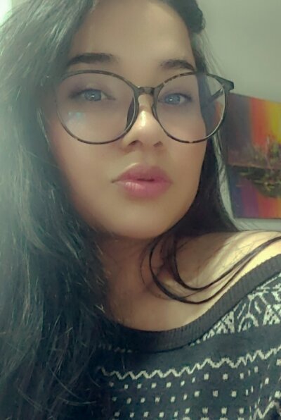 kthlinekalifa naked stripping on cam for live sex video chat