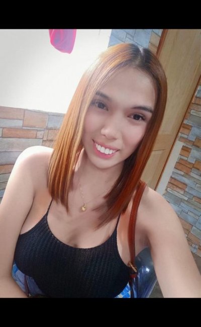 LadySelena naked stripping on cam for live sex video chat
