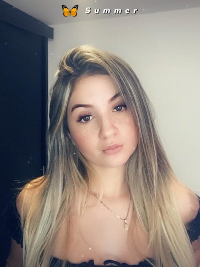 Laura_lpz naked stripping on cam for live sex video chat