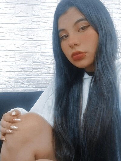 Lexie_Olsen naked stripping on cam for live sex video chat