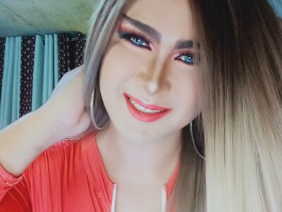 LhadyKelly naked stripping on cam for live sex video chat