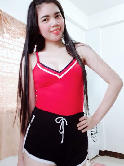 Lia_Asia_ naked stripping on cam for live sex video chat