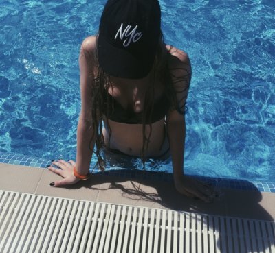 liiinaaar naked stripping on cam for live sex video chat