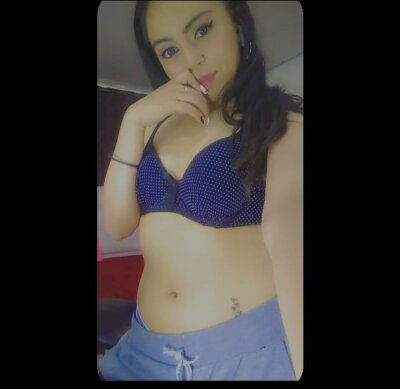 lika_little1 naked stripping on cam for live sex video chat