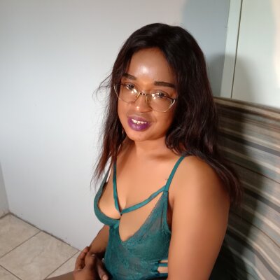 lilly_delicious naked stripping on cam for live sex video chat