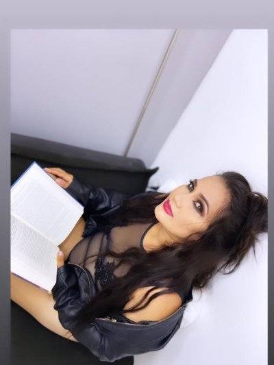 LilyRoux naked stripping on cam for live sex video chat
