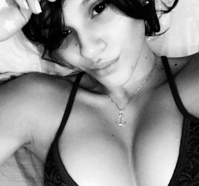 linda_tail naked stripping on cam for live sex video chat