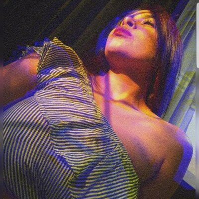 little_naughtyxx naked stripping on cam for live sex video chat