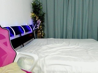 lovemetwice naked Live Sex Chat Room