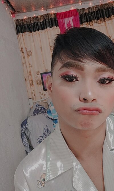 LovingLara2020 naked stripping on cam for live sex video chat