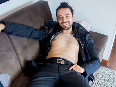 Lucian_S_ naked stripping on cam for live sex video chat