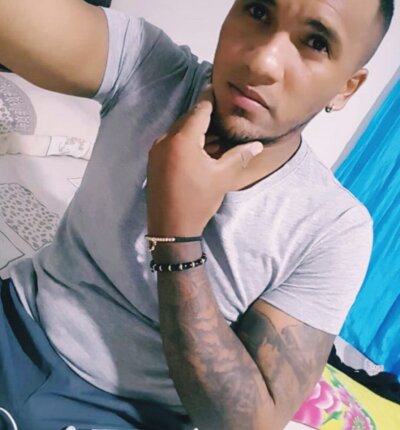 luis_hotsexy naked stripping on cam for live sex video chat