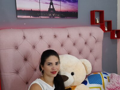 Madyson_Preston naked stripping on cam for live sex video chat