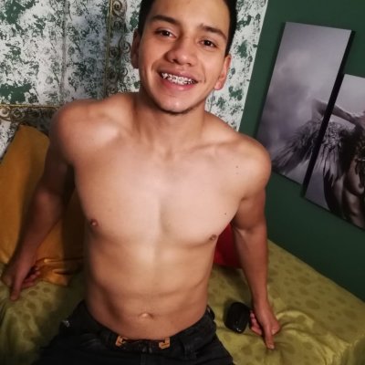 marc_watson01 naked stripping on cam for live sex video chat