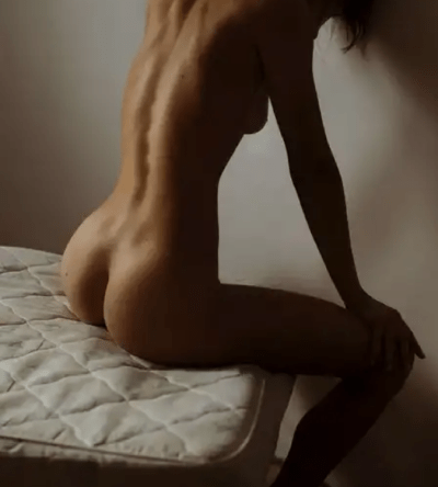 MarinadeSweet naked stripping on cam for live sex video chat