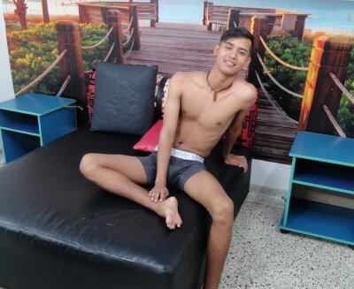 mathhsexx naked stripping on cam for live sex video chat